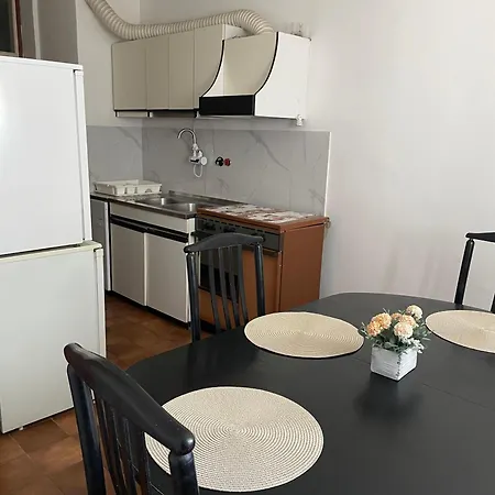 Mandic - Self Check-in - Free Parking - Free Wifi - Fully Air-conditioned Apartman *